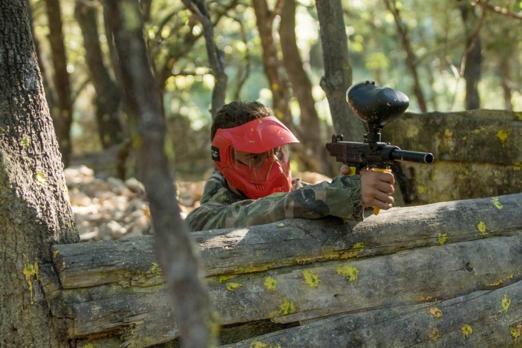 Centre Loisirs Ardèche est un groupe d'activités à réaliser en famille ou avec des amis sur l'Ardèche et le Gard img_image_paintball_ardeche