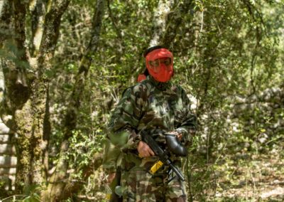Terrain de paintball aménagé en pleine nature à Barjac